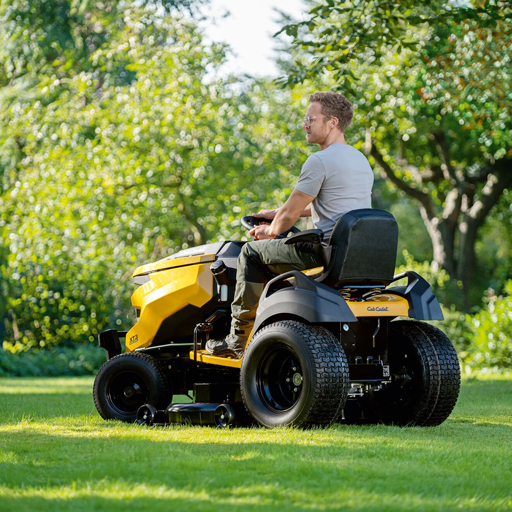 Traktor kosačica Cub Cadet XT3 QS127 – 127cm – 726cc V-TWIN Kawas – Hydrostatic – bočno izbacivanje